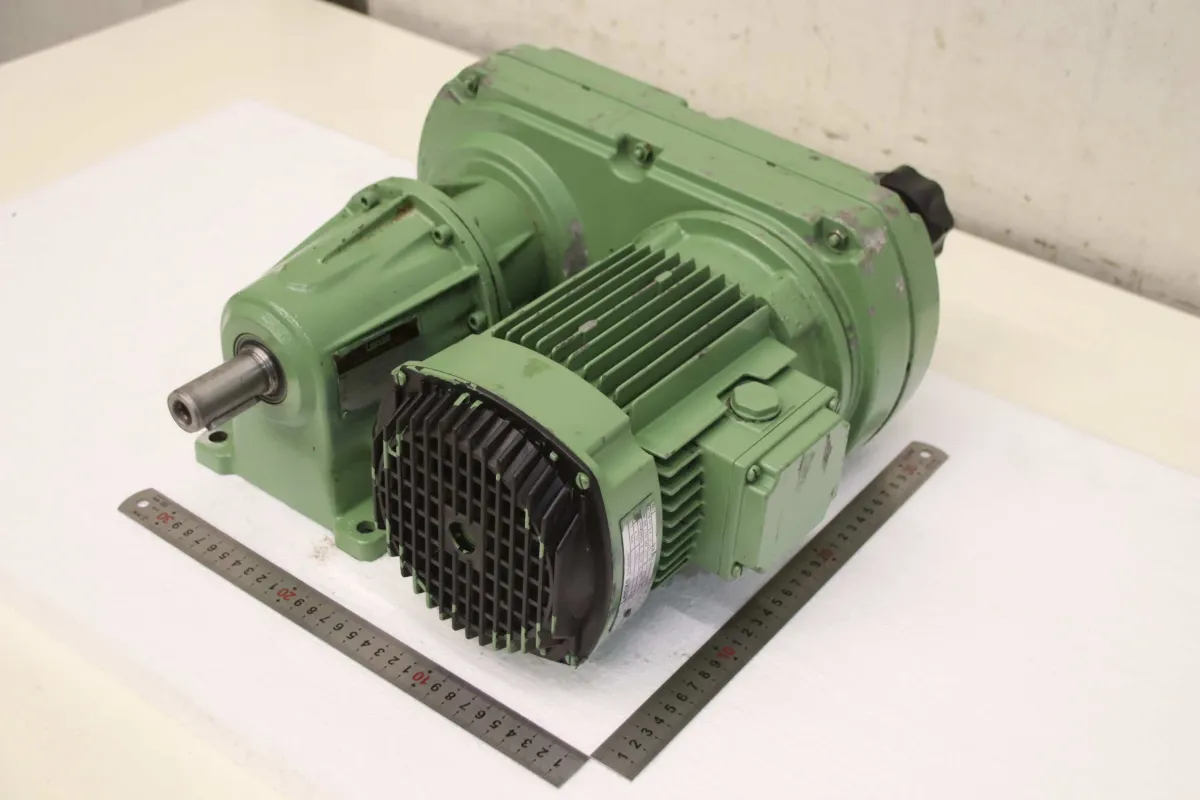 Lenze HEW 11.432.13.10.2 1/88 12.602.10.1.1 TM80-4S regelbarer Getriebemotor 0,55 kW 36-7 U/min