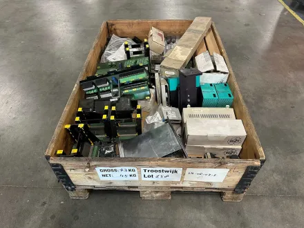 Murr, Pepperl+Fuchs, Telemecanique – Charge von Elektronik: Industriell SPS, I/O und Steuerkomponent – RESALE