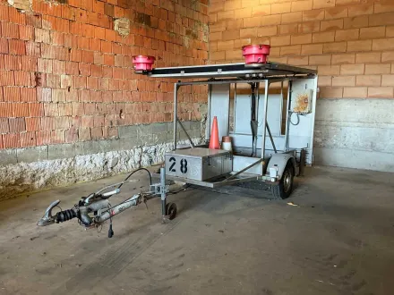 2002 Buchhaus RM-2000 Autoanhänger mit aufgebautem Verkehrsleitsystem – RESALE