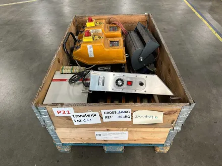 Block, Aro – Charge von Elektronik: Schweißsteuerungen und industrielle elektrische Steuerungsgeräte – RESALE