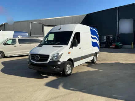 Mercedes-Benz Sprinter 214 CDI Nutzfahrzeug mit Webasto und Anhängerstange – RESALE