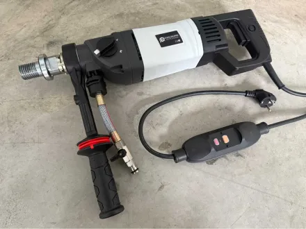 Stahlgruppe SGD2500 Diamantkernbohrmaschine – RESALE