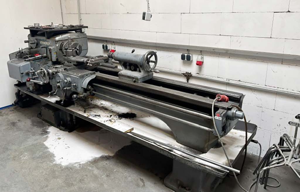 Schaerer Leit- und Zugspindeldrehmaschine