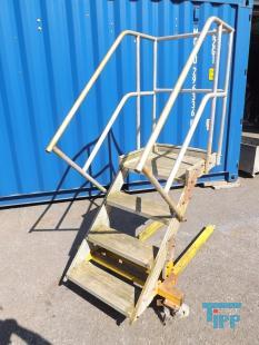 Podestleiter / Industrieleiter / Stahlp – RESALE