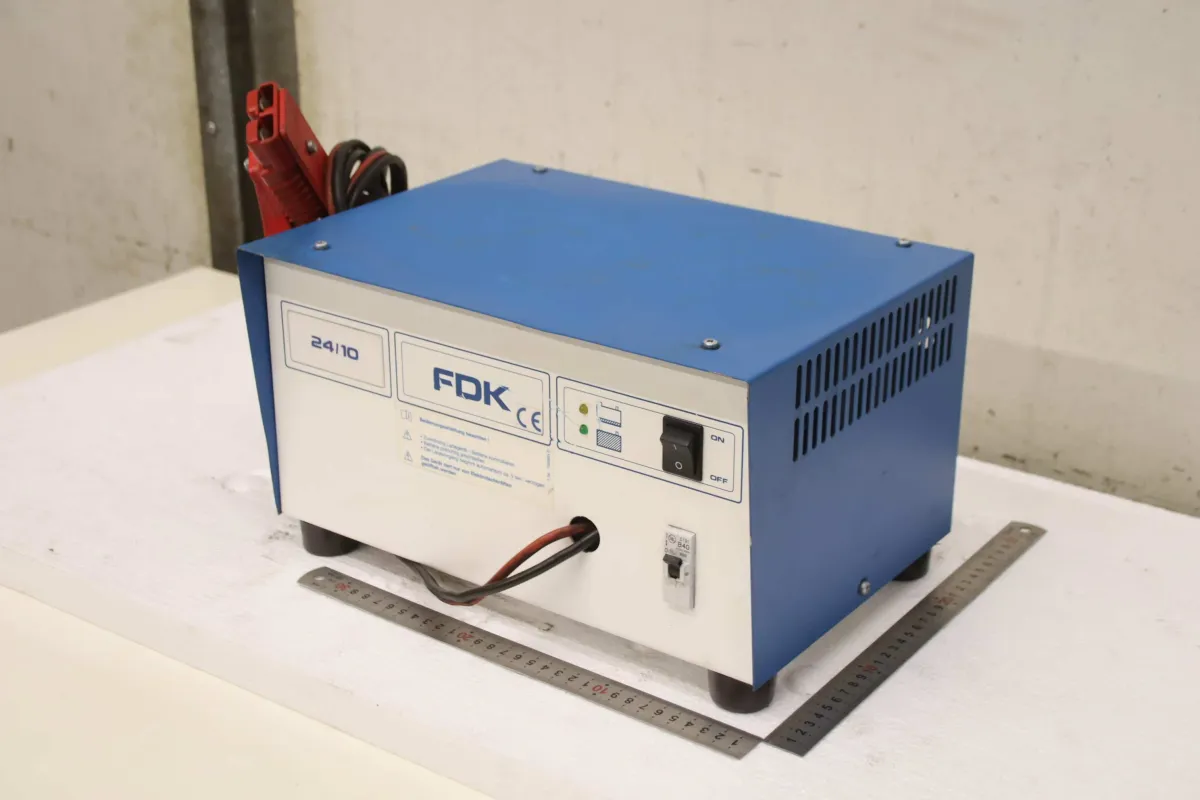 FDK E230 G24/40 B-FDK Ladegerät für Stapler 24 V/10 A