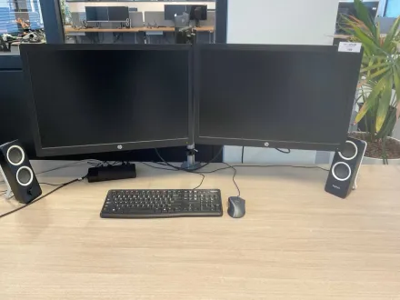 HP Elite E242 Monitor (2x) – RESALE