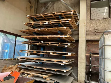 Auslegergestell aus Edelstahlblech – RESALE
