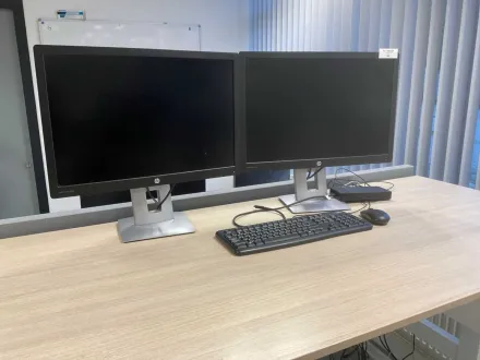 HP Elitedisplay E242 Monitor (2x) – RESALE