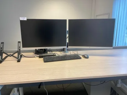 HP E243i Monitor (2x) – RESALE