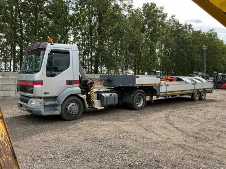 2002 DAF LF 55.180 Lkw mit Palfinger PK7000 Lkw-montiertem Kran und Baveck 150 Sattellieger – RESALE