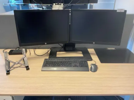 HP Elitedisplay E242 Monitor (2x) – RESALE