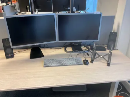 HP Elite E241i Monitor (2x) – RESALE