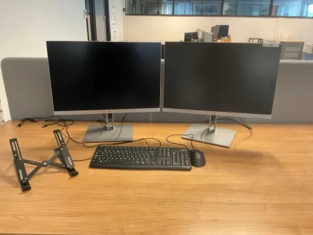 HP Elite E243i Monitor (2x) – RESALE
