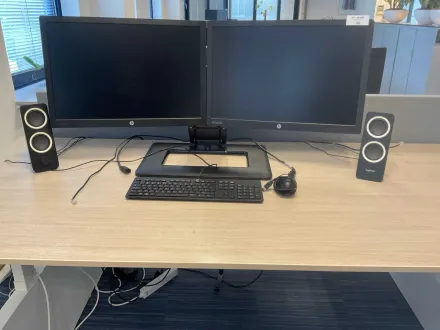 HP Elite E242 Monitor (2x) – RESALE