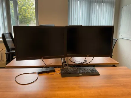 HP Elite Display E242 Monitor (2x) – RESALE