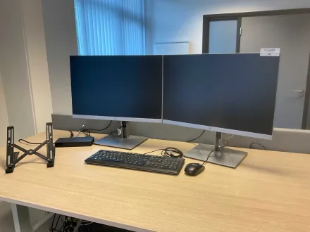 HP Elite E243i Monitor (2x) – RESALE