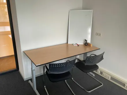 Schreibtisch mit 2 Stühlen – RESALE