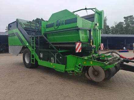 2016 AVR Spirit 9200 2-reihige Bunker-Offset-Harvester 8 Tonnen – RESALE