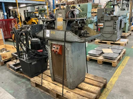 Elettromeccanica Generale 12 Werkzeugschärfmaschine – RESALE