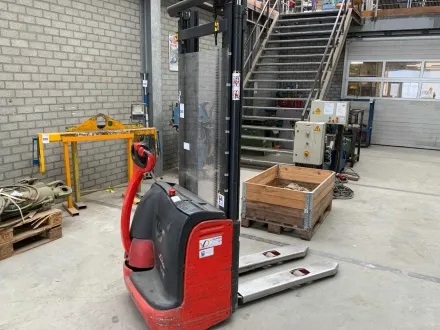 2009 Linde L12 Stacker – RESALE