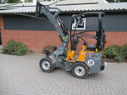 2023 Giant G-1200 Mini Shovel Demo-Modell – RESALE