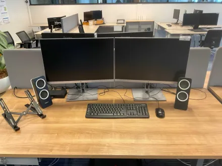 HP Elite E243i Monitor (2x) – RESALE