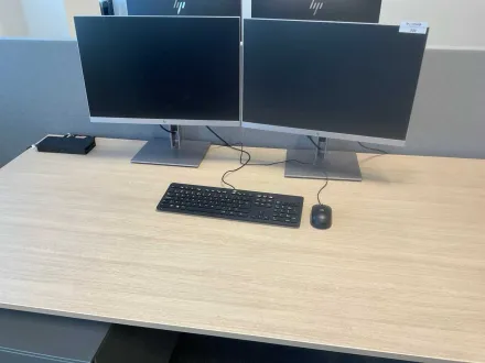 HP Elite E243i Monitor (2x) – RESALE