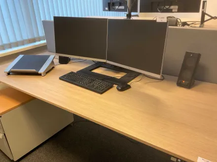 HP E243i Monitor (2x) – RESALE