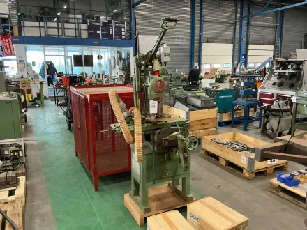 Fezer Vertikalfräsmaschine – RESALE