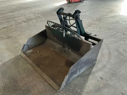 IDEAL 1.700 mm hydraulischer Gabelstaplerschaufel mit Ausschieber-Schlitten – FEM 2A – RESALE