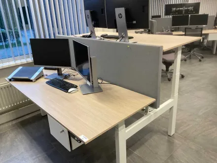 Ahrend Duo Sitz-Steh-Schreibtisch – RESALE