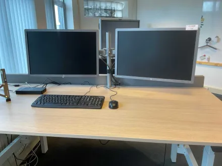 HP Elite E241i Monitor (2x) – RESALE