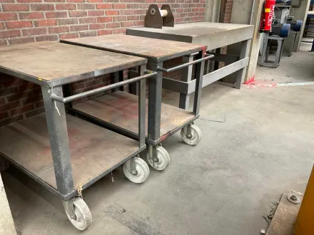Regalwagen und Arbeitstisch – RESALE