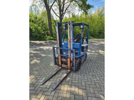 1982 Toyota 4FB15 Elektrogabelstapler – 1.500 kg – 3.000 mm – 48 V – inklusive Batterieladegerät – RESALE