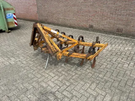 Huard 9-zahniger Federzahn-Kultivator – 200 cm – Accord-Zieher – RESALE