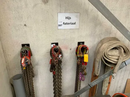 Charge verschiedener Heberiemen und Ketten – RESALE