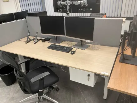 Ahrend Duo Sitz-Steh-Schreibtisch – RESALE