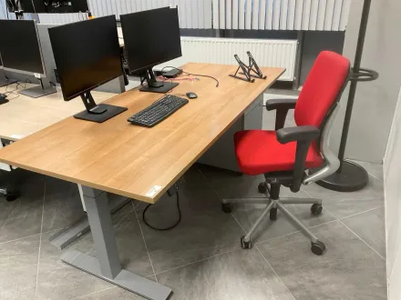 Schreibtisch – RESALE