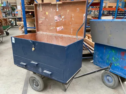 Werkzeugwagen – RESALE
