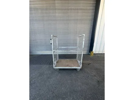 2 x Rollwagen mit 2 Ablagen und Rohrhalterung – RESALE