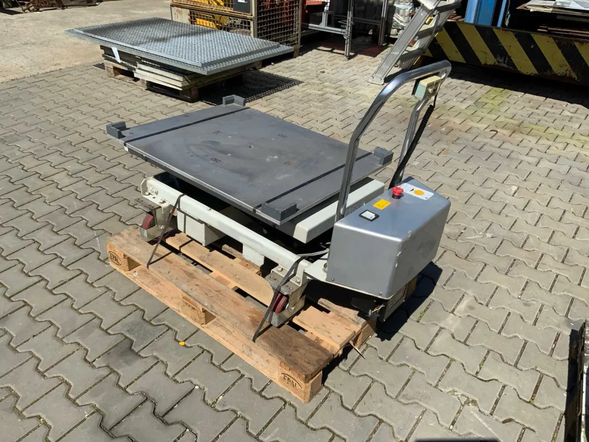 2013 - Elektro Scherenhubtisch - rollbar