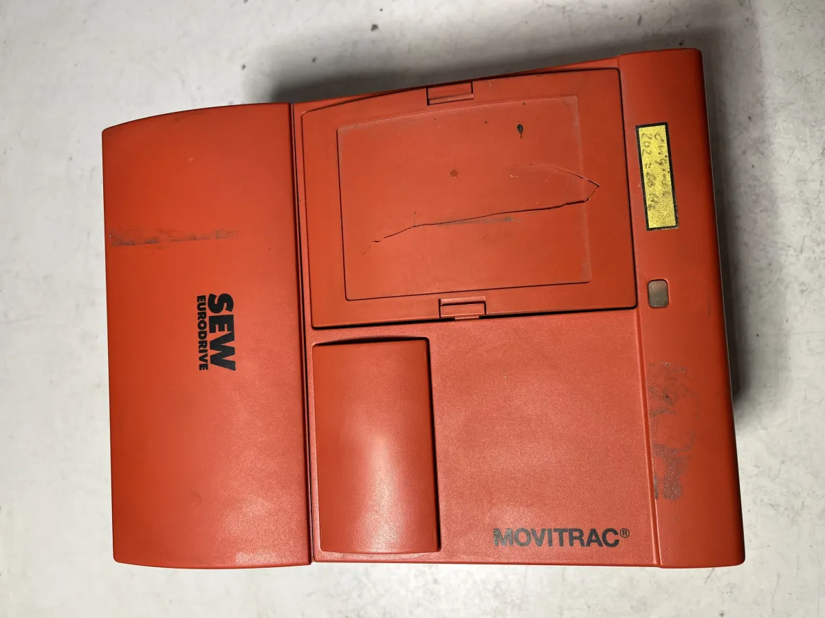 SEW Movitrac 3115A-403-4-00 Frequenzumrichter 2,8k