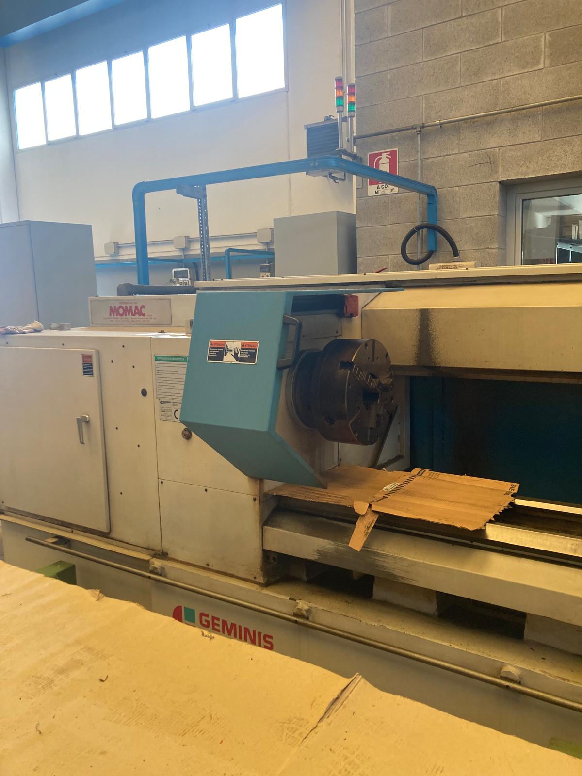 Geminis GHT4 G2-700 x 3000 Leit- und Zugspindeldrehmaschine