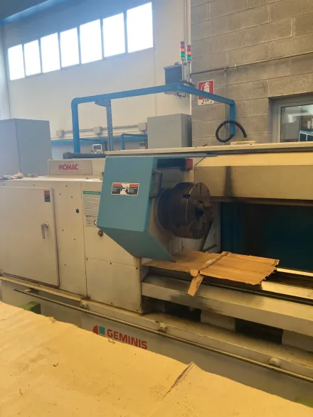 Geminis GHT4 G2-700 x 3000 Leit- und Zugspindeldrehmaschine – RESALE