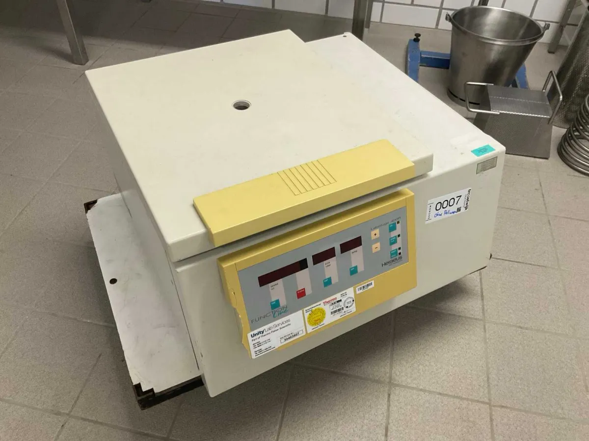HERAEUS - Labofuge 400 R - 1995 - Zentrifuge, mit Kühl- und Heizfunktion