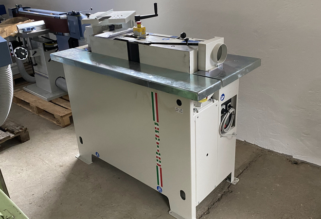Socomec- Univer Kantenschleifmaschine