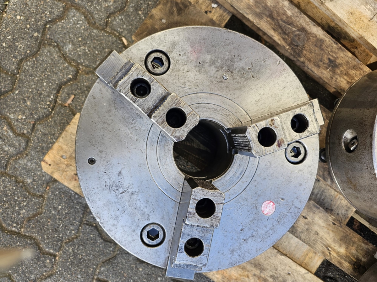 RÖHM 3 Backenfutter Futter