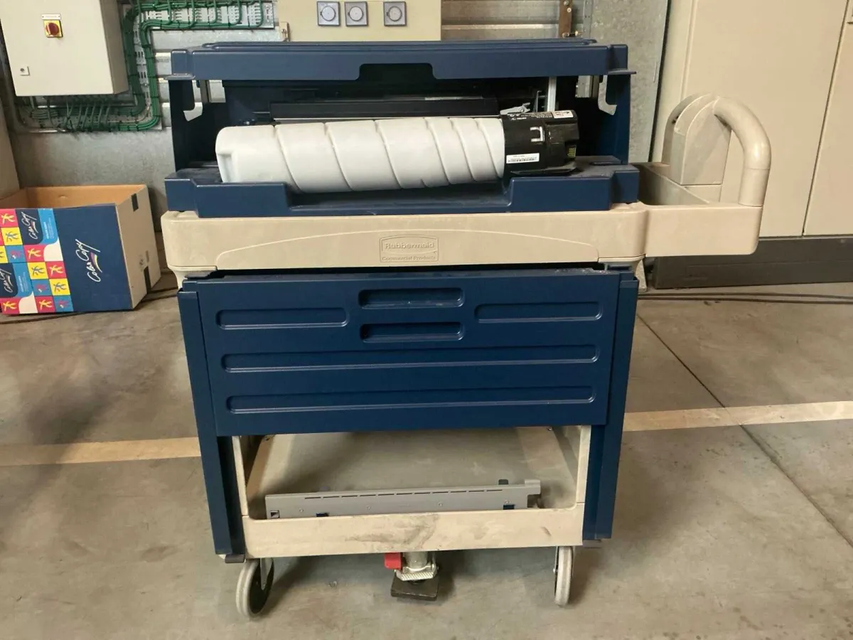 Rubbermaid EZ-Swap Lager-/Tauschwagen