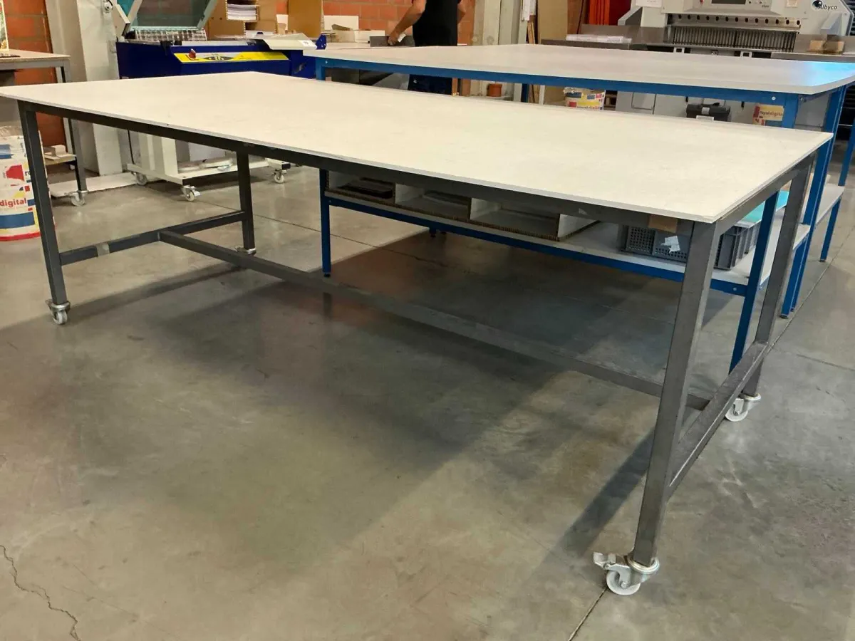 Mobiler Arbeitstisch (3x)