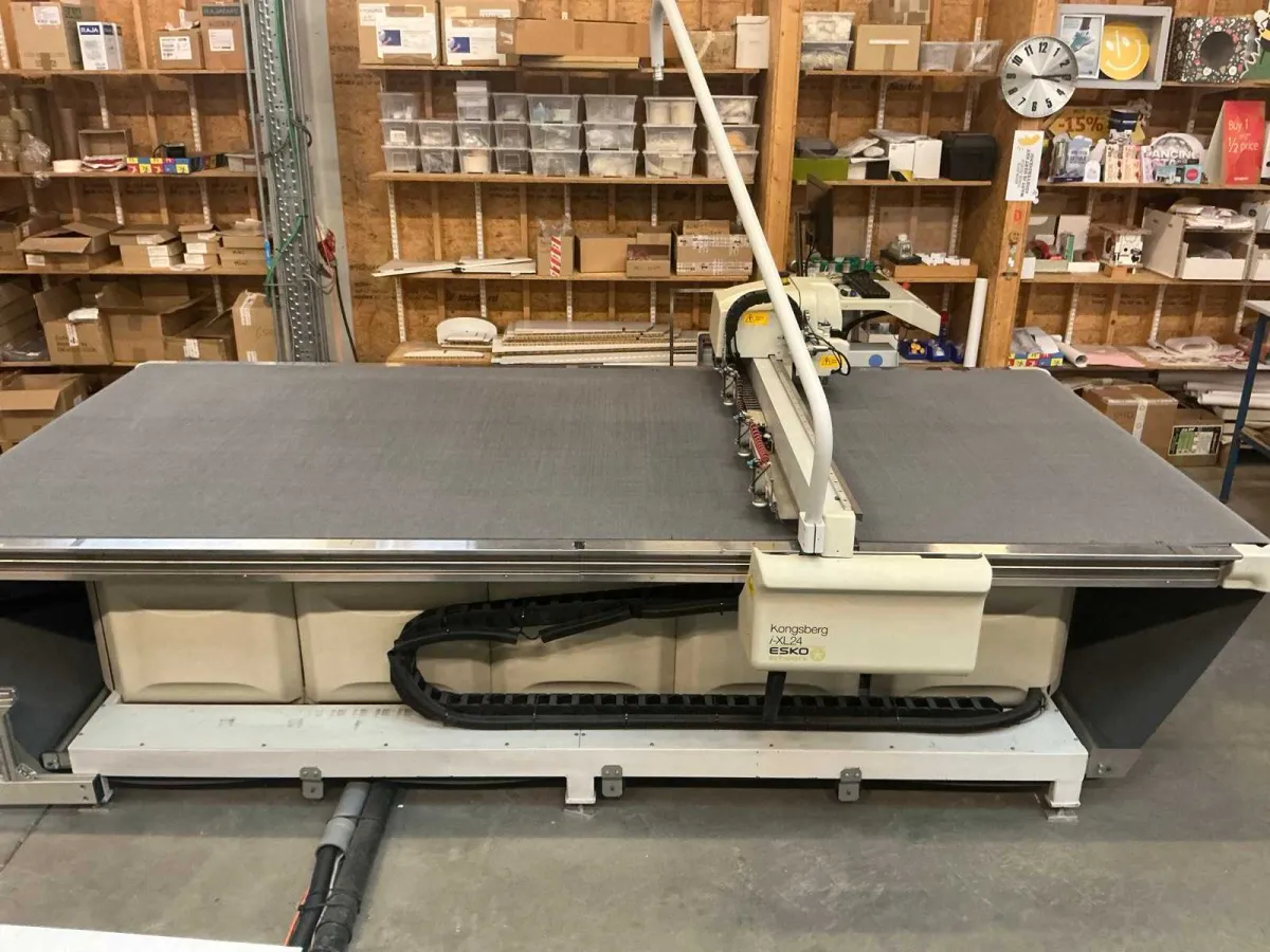 2008 Esko-Graphics Kongsberg I-XL24 Schneid-/Fräsmaschine
